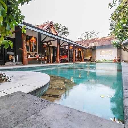 Oyo 1757 Villa Dende ลอมบอก ภายนอก รูปภาพ