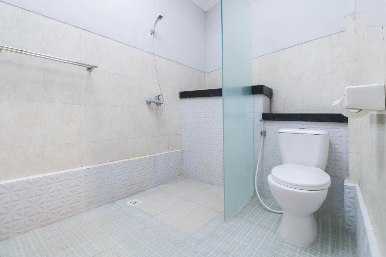 Oyo 1757 Villa Dende ลอมบอก ภายนอก รูปภาพ