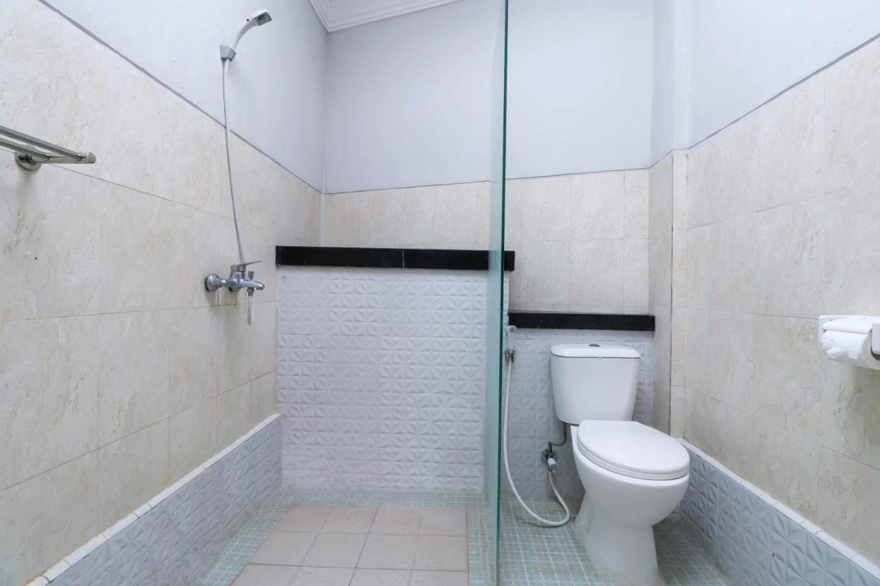 Oyo 1757 Villa Dende ลอมบอก ภายนอก รูปภาพ