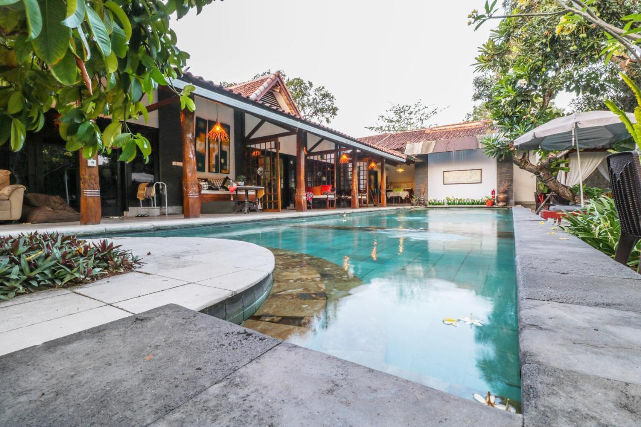 Oyo 1757 Villa Dende ลอมบอก ภายนอก รูปภาพ